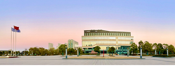 大學(xué)校志：校名、校標(biāo)、校訓(xùn)、校徽、校旗、校歌