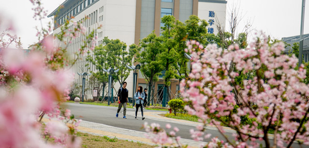 鎮(zhèn)江市高等?？茖W(xué)校 - 最美大學(xué)