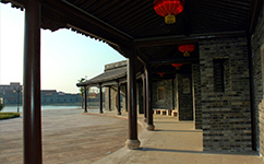 文化標(biāo)識(shí)：校名題寫 / ?；赵O(shè)計(jì)