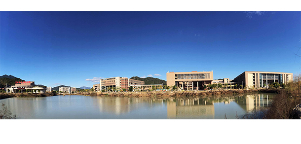 大學(xué)校志：校名、校標(biāo)、校訓(xùn)、?；?、校旗、校歌