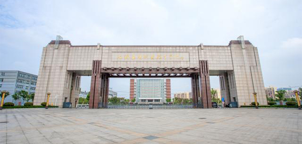 大學校志：校名、校標、校訓、?；?、校旗、校歌