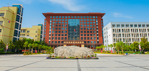 大學(xué)校志：校名、校標(biāo)、校訓(xùn)、?；铡⑿Ｆ?、校歌