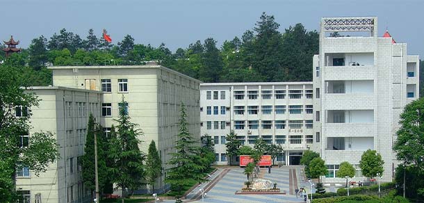 湖北汽車工業(yè)學院 - 最美院校
