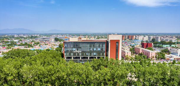 大學(xué)校志：校名、校標(biāo)、校訓(xùn)、?；?、校旗、校歌