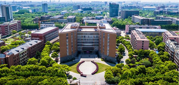 大學校志：校名、校標、校訓、?；?、校旗、校歌